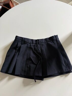 Pull&Bear Black Pleated Skort Shorts
